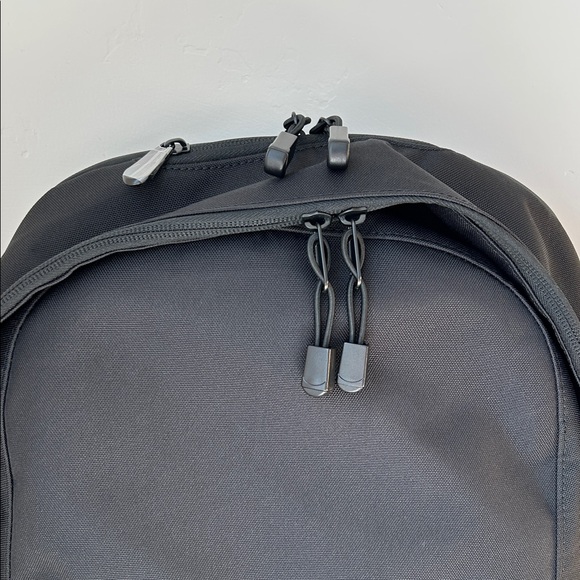 Lo & Sons Hanover 2 Backpack - Picture 5 of 12